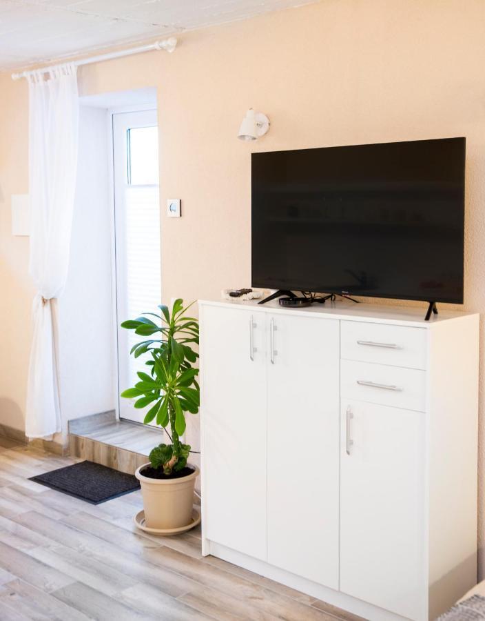Apartment In Garage With Free Parking Каунас Экстерьер фото